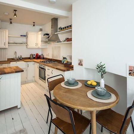 Апартаменти Charming 2-Bed Flat In The Heart Of Nottinghill - Steps From Portobello Rd Market And Nottinghill Bookshop Лондон Екстер'єр фото