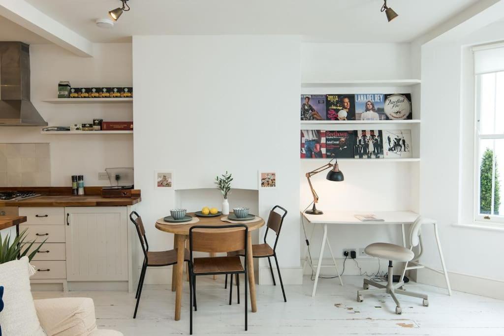 Апартаменти Charming 2-Bed Flat In The Heart Of Nottinghill - Steps From Portobello Rd Market And Nottinghill Bookshop Лондон Екстер'єр фото