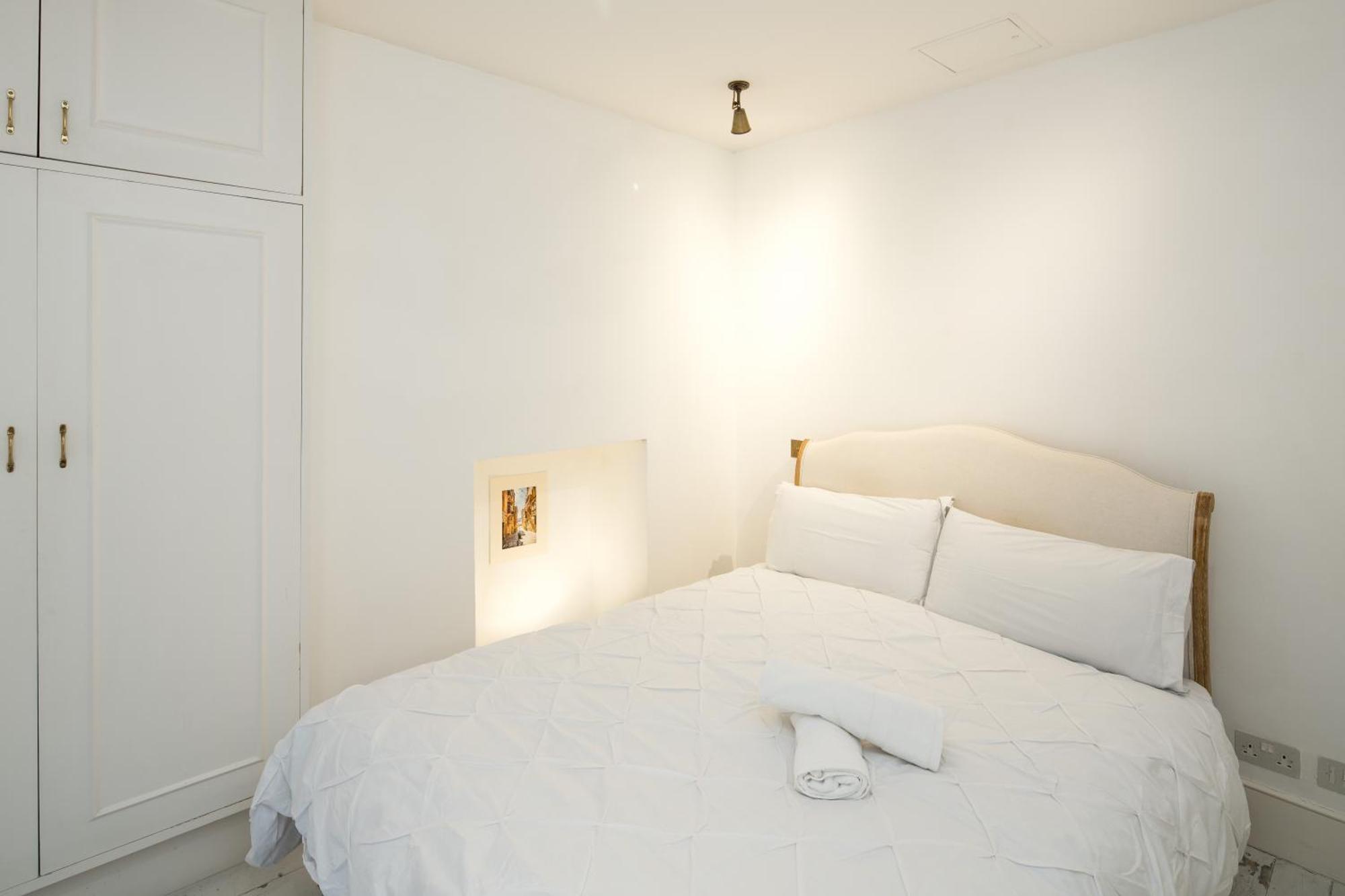 Апартаменти Charming 2-Bed Flat In The Heart Of Nottinghill - Steps From Portobello Rd Market And Nottinghill Bookshop Лондон Екстер'єр фото