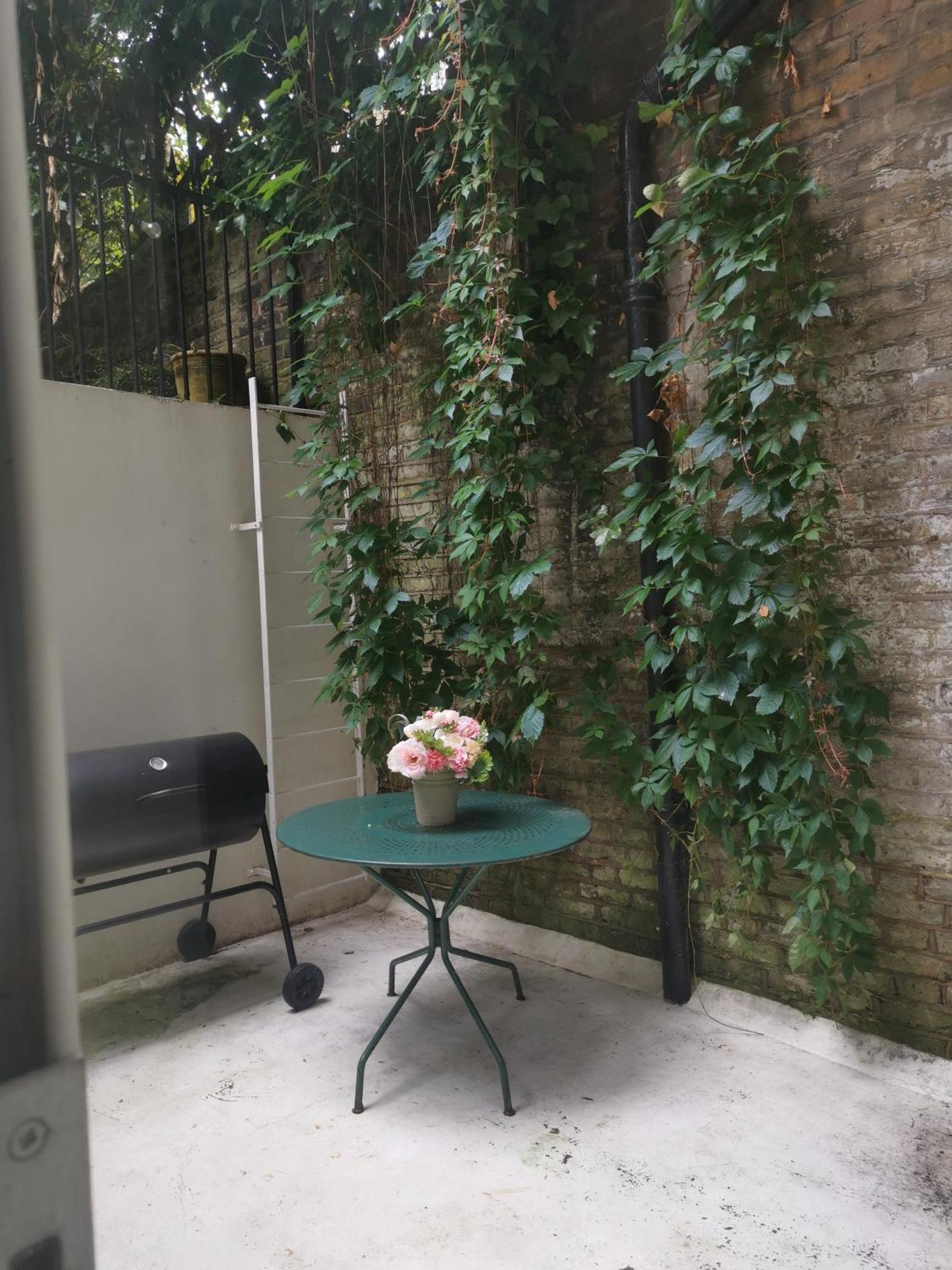 Апартаменти Charming 2-Bed Flat In The Heart Of Nottinghill - Steps From Portobello Rd Market And Nottinghill Bookshop Лондон Екстер'єр фото